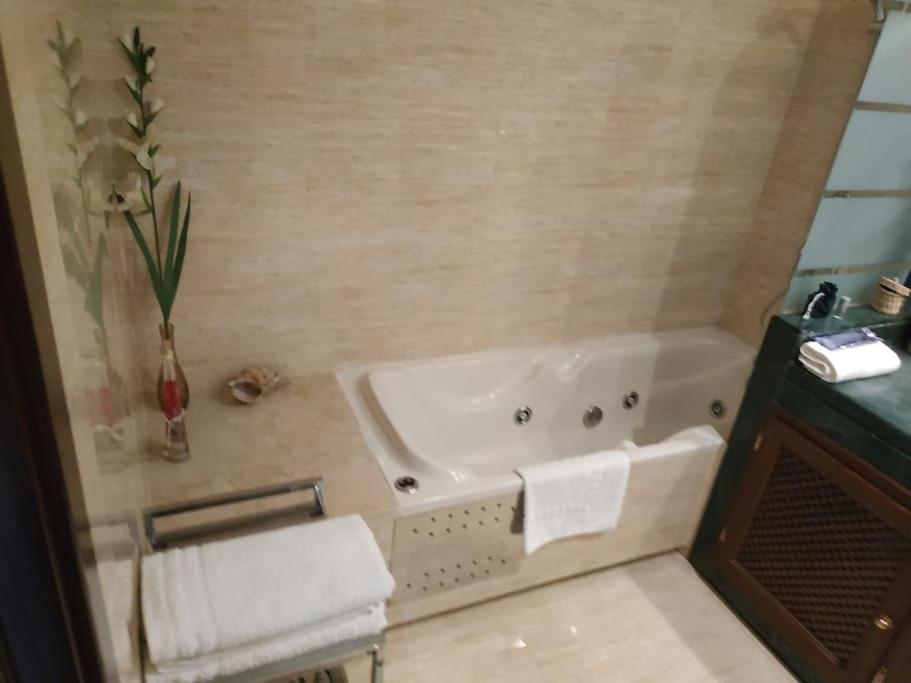 Luxury Apartment With Sea Views, Golf, Gym, Spa, 7 Pools Ojen Luaran gambar